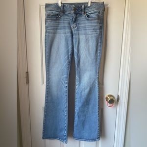American Eagle size 8 long super stretch kick boot jeans